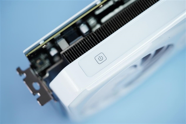 璦珈圖案吸睛!銘瑄GEFORCE RTX 4070 SUPER圖賞(圖13) 璦珈圖案吸睛!銘瑄GEFORCE RTX 4070 SUPER圖賞