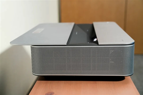 徠卡推出了一臺6萬+的激光電視 我替你們試了試(圖21) 徠卡推出了一臺6萬+的激光電視 我替你們試了試