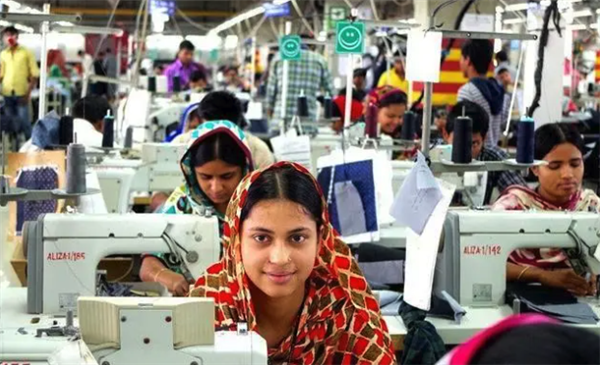 靠給窮人放貸 這老哥成了他們的救世主(圖14) 靠給窮人放貸 這老哥成了他們的救世主