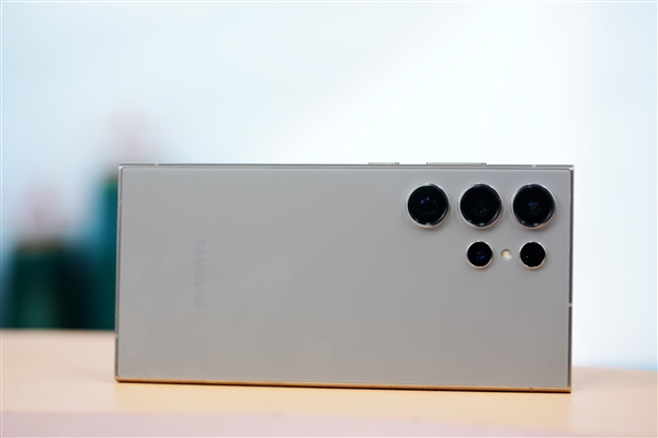 鈦合金直屏旗艦!三星Galaxy S24 Ultra國行版圖賞(圖9) 鈦合金直屏旗艦!三星Galaxy S24 Ultra國行版圖賞