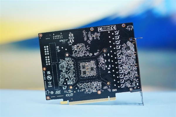 璦珈圖案吸睛!銘瑄GEFORCE RTX 4070 SUPER圖賞(圖22) 璦珈圖案吸睛!銘瑄GEFORCE RTX 4070 SUPER圖賞