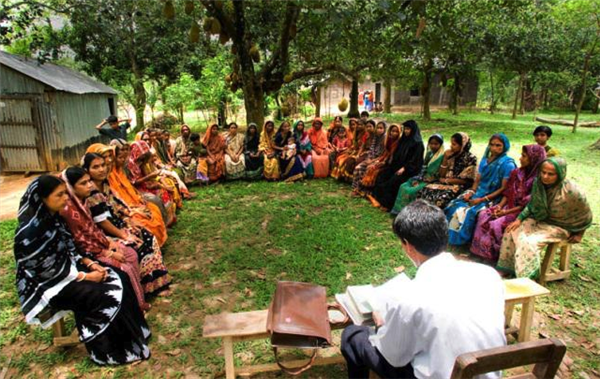 靠給窮人放貸 這老哥成了他們的救世主(圖11) 靠給窮人放貸 這老哥成了他們的救世主