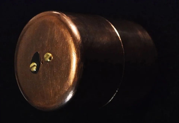 男子發(fā)明了“千年相機(jī)”:對(duì)著城市曝光1000年 就拍1張照片(圖3) 男子發(fā)明了“千年相機(jī)”:對(duì)著城市曝光1000年 就拍1張照片