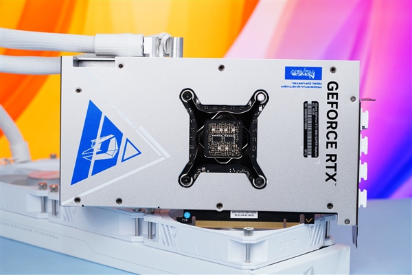 一體式合金銀白外甲!七彩虹RTX 4080 SUPER Neptune水神圖賞(圖11) 一體式合金銀白外甲!七彩虹RTX 4080 SUPER Neptune水神圖賞