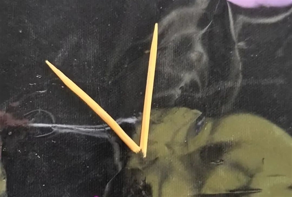 神奇!五根牙簽遇水自動(dòng)組成五角星:中科院揭秘(圖2) 神奇!五根牙簽遇水自動(dòng)組成五角星:中科院揭秘