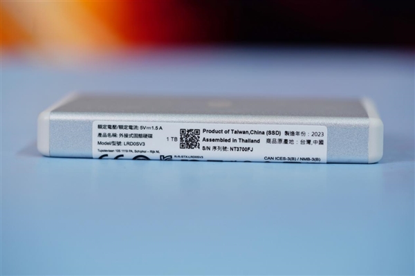 疾速2000MB/秒!希捷LaCie Rugged Mini SSD三防固態(tài)硬盤圖賞(圖9) 疾速2000MB/秒!希捷LaCie Rugged Mini SSD三防固態(tài)硬盤圖賞