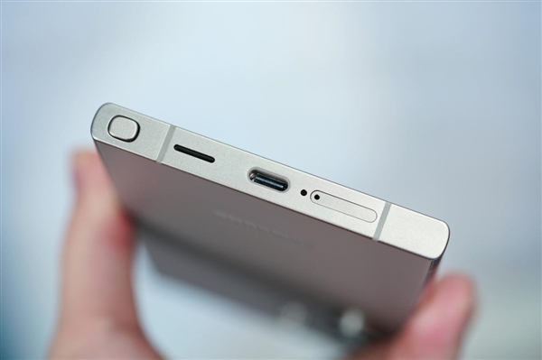 鈦合金直屏旗艦!三星Galaxy S24 Ultra國行版圖賞(圖17) 鈦合金直屏旗艦!三星Galaxy S24 Ultra國行版圖賞