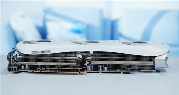 4K光追利器！索泰RTX 4080 SUPER TRINITY OC月白圖賞