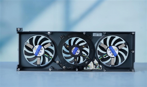 首款國產游戲顯卡！摩爾線程MTT S70圖賞