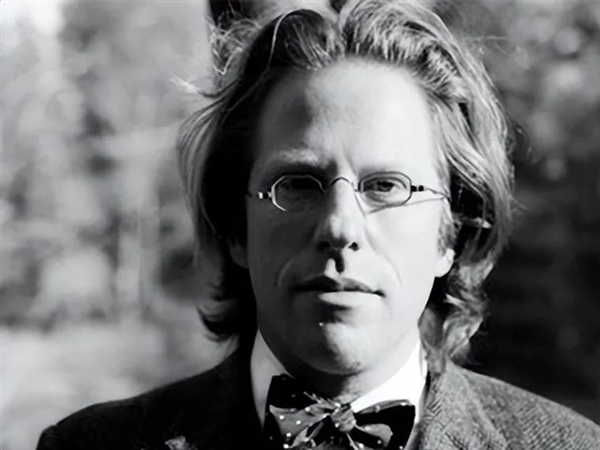 男子發(fā)明了“千年相機(jī)”:對(duì)著城市曝光1000年 就拍1張照片(圖5) 男子發(fā)明了“千年相機(jī)”:對(duì)著城市曝光1000年 就拍1張照片