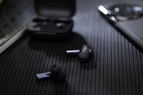 降噪神器!一加Buds 3無(wú)線耳機(jī)上手(圖6) 降噪神器!一加Buds 3無(wú)線耳機(jī)上手