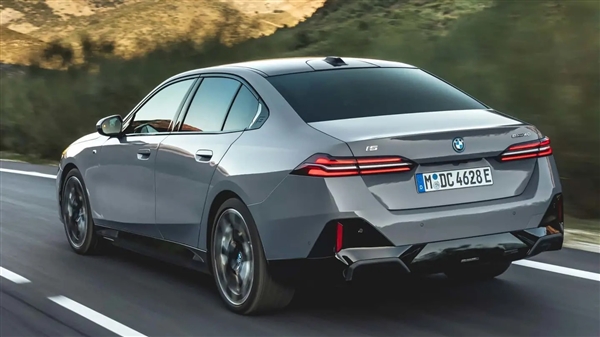 想買5系的等等!寶馬525Li、530Li或將停產 全新5系馬上就來(圖4) 想買5系的等等!寶馬525Li、530Li或將停產 全新5系馬上就來