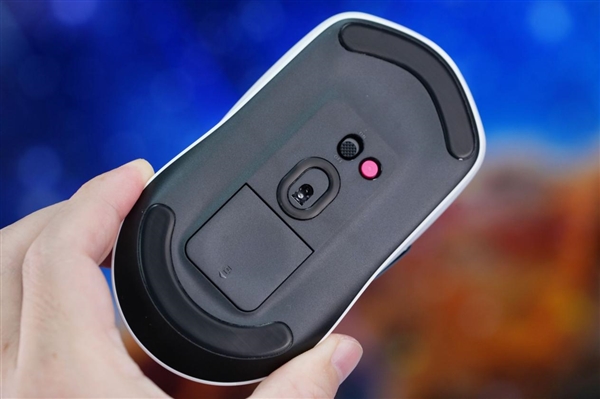 原相3398傳感器、180小時續航 雷柏VT1 PRO鼠標圖賞