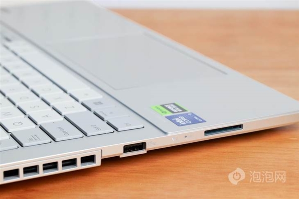 首款酷睿Ultra 9+RTX 4060輕薄本!華碩無畏Pro15 2024上手(圖7) 首款酷睿Ultra 9+RTX 4060輕薄本!華碩無畏Pro15 2024上手