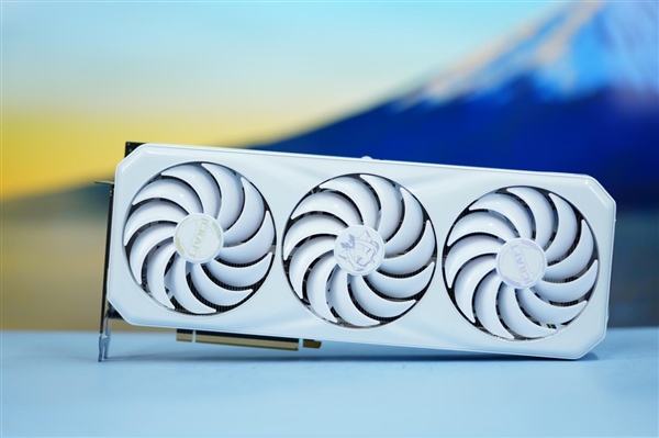 璦珈圖案吸睛!銘瑄GEFORCE RTX 4070 SUPER圖賞(圖4) 璦珈圖案吸睛!銘瑄GEFORCE RTX 4070 SUPER圖賞