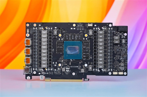 一體式合金銀白外甲!七彩虹RTX 4080 SUPER Neptune水神圖賞(圖15) 一體式合金銀白外甲!七彩虹RTX 4080 SUPER Neptune水神圖賞