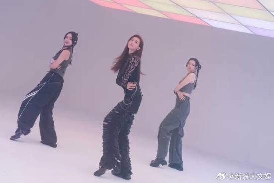 林志玲代言廣告挑戰動感熱舞：火辣曲線魅力依舊