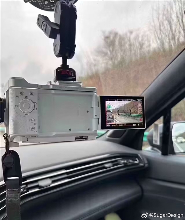 女子高速拍違章獲獎1500被問錢燙手、良心不痛嗎:官方回應了(圖1) 女子高速上拍占應急道車輛 一天舉報50輛獲1500元獎金