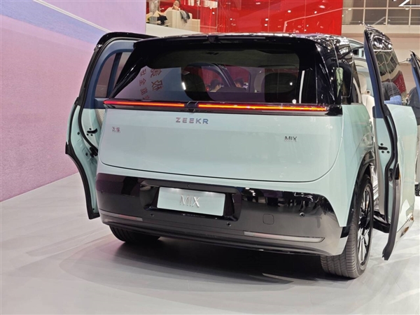 國內首搭對開門、無B柱、旋轉座椅:極氪全新車型MIX發布(圖5) 國內首搭對開門、無B柱、旋轉座椅:極氪全新車型MIX發布