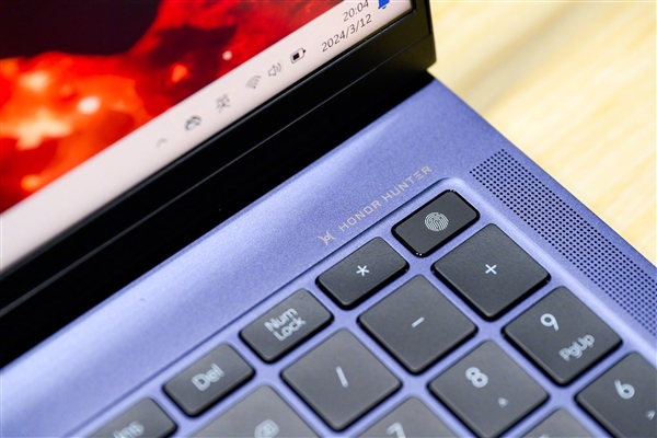 榮耀MagicBook Pro 16官圖公布:開啟AI PC時代(圖1) 榮耀MagicBook Pro 16官圖公布:開啟AI PC時代