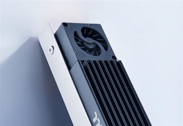 149元 Thermaltake MS-1 M.2 SSD散熱器開售:8000RPM風(fēng)扇+6mm熱管(圖1) 149元 Thermaltake MS-1 M.2 SSD散熱器開售:8000RPM風(fēng)扇+6mm熱管