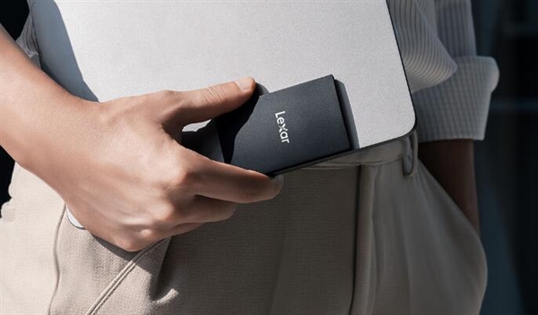 雷克沙SL500移動固態硬盤上架：卡片大小、2000MB/s傳輸速度