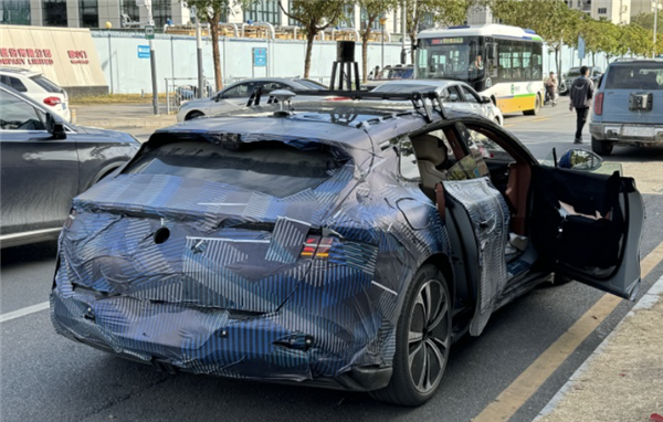 對標保時捷!騰勢全新獵裝車型曝光:有望年中發布(圖3) 對標保時捷!騰勢全新獵裝車型曝光:有望年中發布