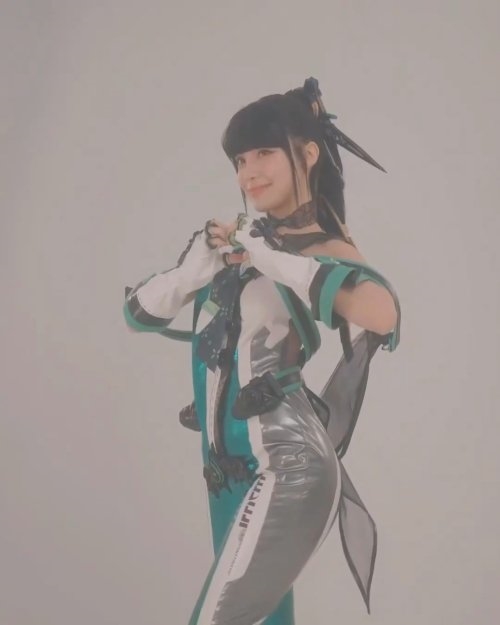 韓國啦啦隊女神COS《星刃》女主:緊身衣造型凸顯曼妙身材(圖2) 韓國啦啦隊女神COS《星刃》女主:緊身衣造型凸顯曼妙身材