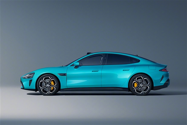 雷軍打卡巴黎多個景點 網友:雷總特種兵旅游(圖1) 雷軍打卡巴黎多個景點 網友:雷總特種兵旅游