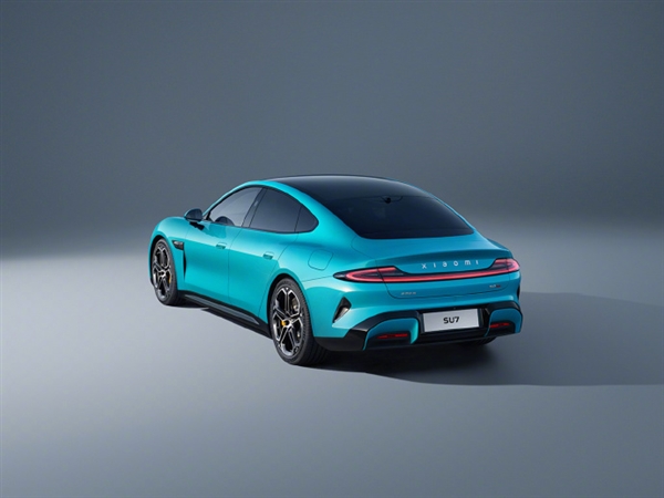 小米SU7海灣藍實拍圖公布!雷軍喊話如何:網友稱帥到沒朋友 買買買(圖6) 小米SU7海灣藍實拍圖公布!雷軍喊話如何:網友稱帥到沒朋友 買買買