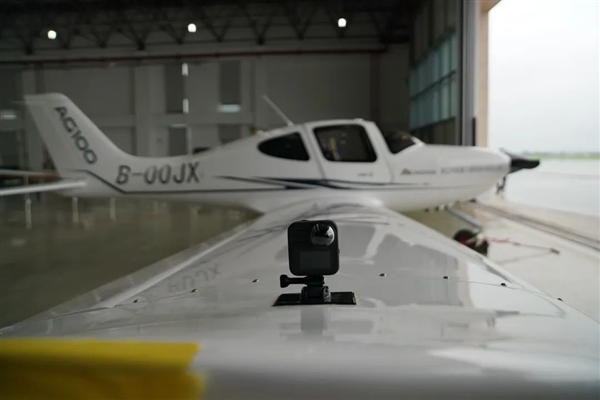 我國自研！新一代國產教練機AG100下線交付：能用車用汽油