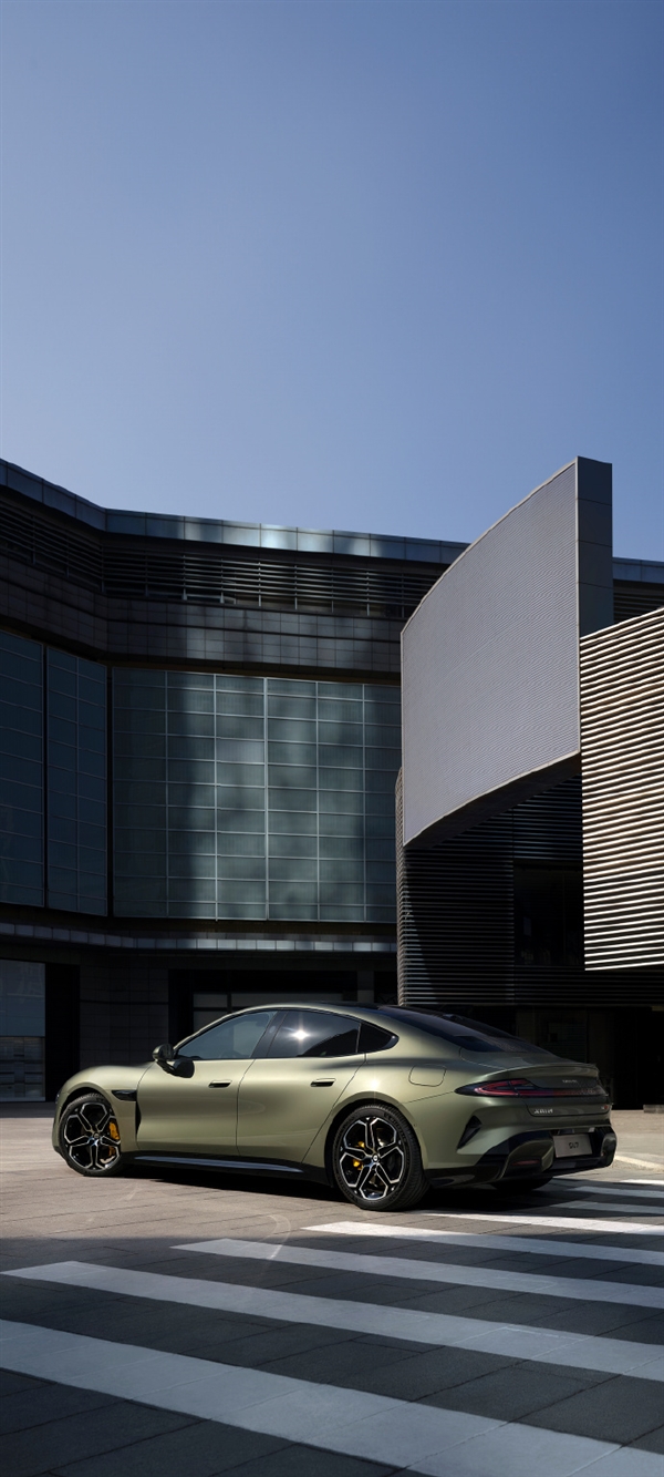 過足眼癮！官方公布小米SU7高清手機壁紙：趕快換上吧