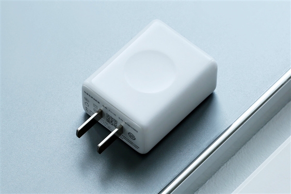 快充互通！首批UFCS商標(biāo)授權(quán)產(chǎn)品發(fā)布：華為、OPPO、vivo等13款手機(jī)