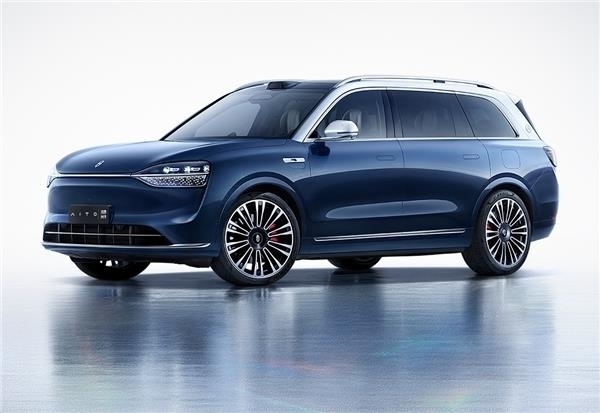 問界M9瘋搶BBA客戶!鴻蒙智行全系車型單日大定量破2千臺(圖3) 問界M9瘋搶BBA客戶!鴻蒙智行全系車型單日大定量破2千臺