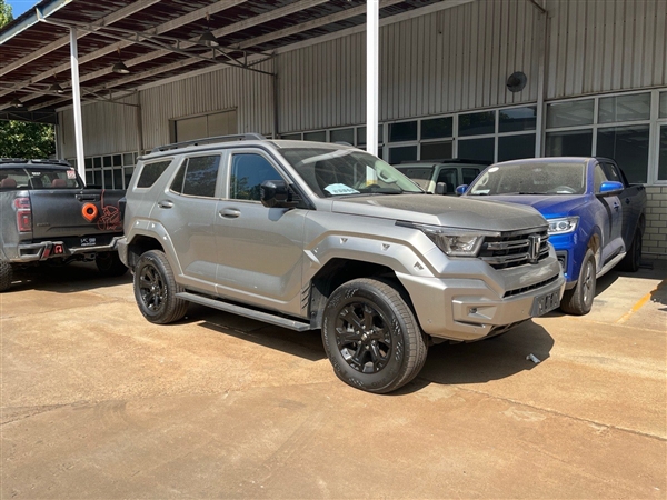 2.0T+9AT 坦克400汽油版實車曝光:預計售價25萬(圖1) 2.0T+9AT 坦克400汽油版實車曝光:預計售價25萬