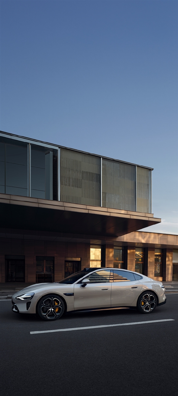 過足眼癮！官方公布小米SU7高清手機壁紙：趕快換上吧