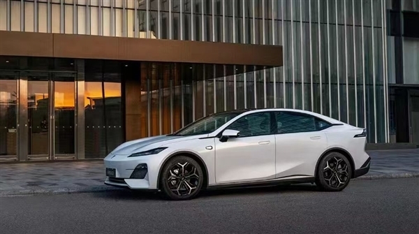 為滯留海南車主免費(fèi)發(fā)運(yùn)!深藍(lán)汽車CEO:不是營銷 單純想給客戶做點(diǎn)事(圖1) 為滯留海南車主免費(fèi)發(fā)運(yùn)!深藍(lán)汽車CEO:不是營銷 單純想給客戶做點(diǎn)事