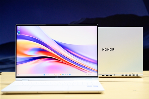 榮耀MagicBook Pro 16官圖公布:開啟AI PC時代(圖5) 榮耀MagicBook Pro 16官圖公布:開啟AI PC時代