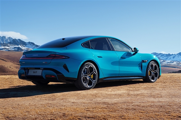 小米SU7征服女性 不少忠實果粉打算購買小米手機(圖2) 小米SU7征服女性 不少忠實果粉打算購買小米手機