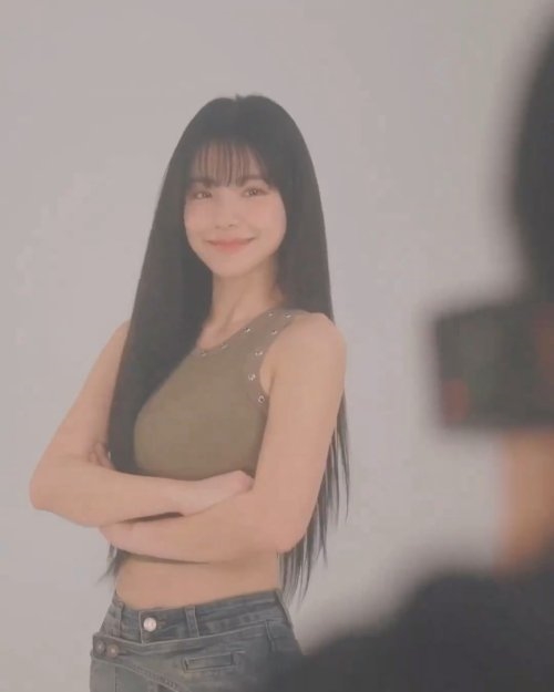 韓國啦啦隊女神COS《星刃》女主:緊身衣造型凸顯曼妙身材(圖3) 韓國啦啦隊女神COS《星刃》女主:緊身衣造型凸顯曼妙身材