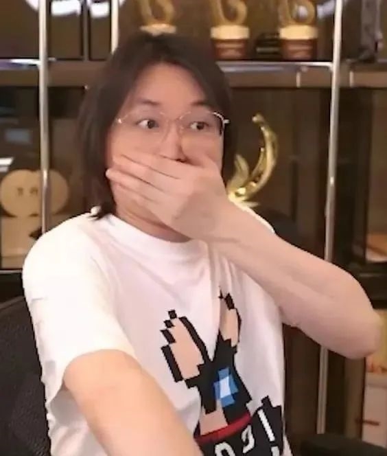 張大仙玩《黑神話：悟空》全球首吐！醫生科普玩3D游戲頭暈想吐現象