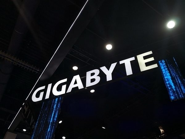 技嘉推出新款27寸顯示器：4K 160Hz屏、18W反向供電