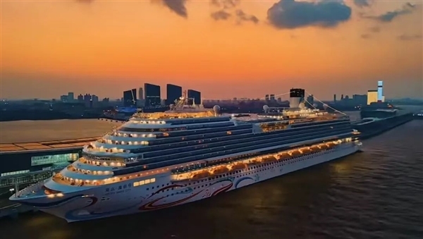 7天6晚！國產首艘大型郵輪“愛達魔都號”完成首航