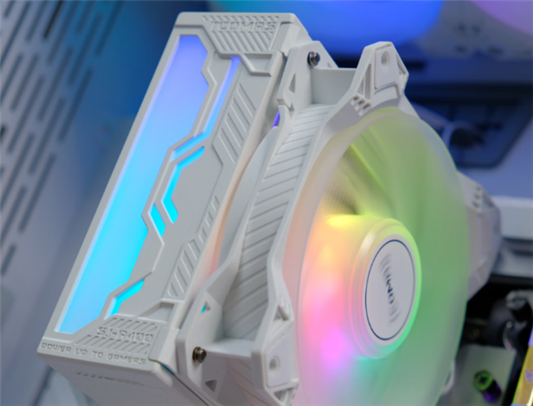 首發128元 鈦鉭推出R400風冷散熱器：風扇軌道式插拔設計