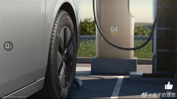 售價超50萬元理想MEGA卻用18英寸小輪胎 李想揭秘：比20英寸好太多