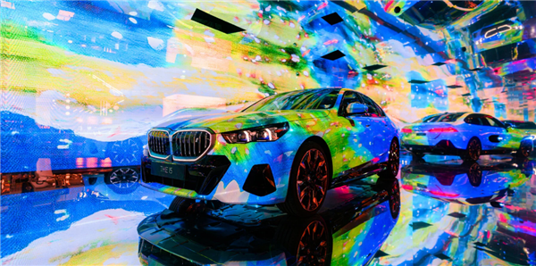 車身就是動態畫布:寶馬聯合NVIDIA推出AI“藝術車”(圖2) 車身就是動態畫布:寶馬聯合NVIDIA推出AI“藝術車”