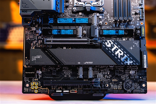 銳龍9000配它才帶勁!AMD 870E主板9月30日解禁(圖3) 銳龍9000配它才帶勁!AMD 870E主板9月30日解禁