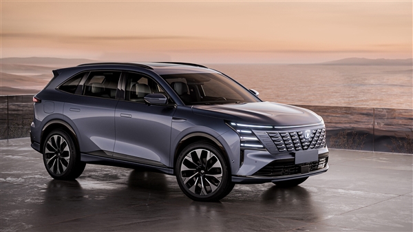 最暢銷的國產SUV之一 新一代長安CS75 PLUS官圖:配1.5T發動機(圖1) 最暢銷的國產SUV之一 新一代長安CS75 PLUS官圖:配1.5T發動機